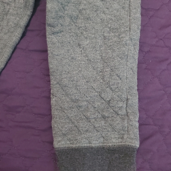 GAP Kids Gray Quilted Sweatpants for Kids-missing Drawstring - Picture 4 of 4